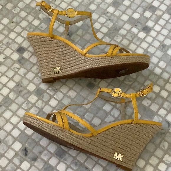 Michael Kors shoes - Picture 4 of 7